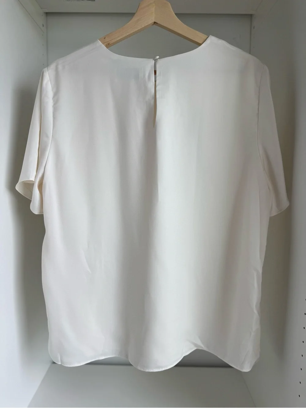 Banana Republic chic cream